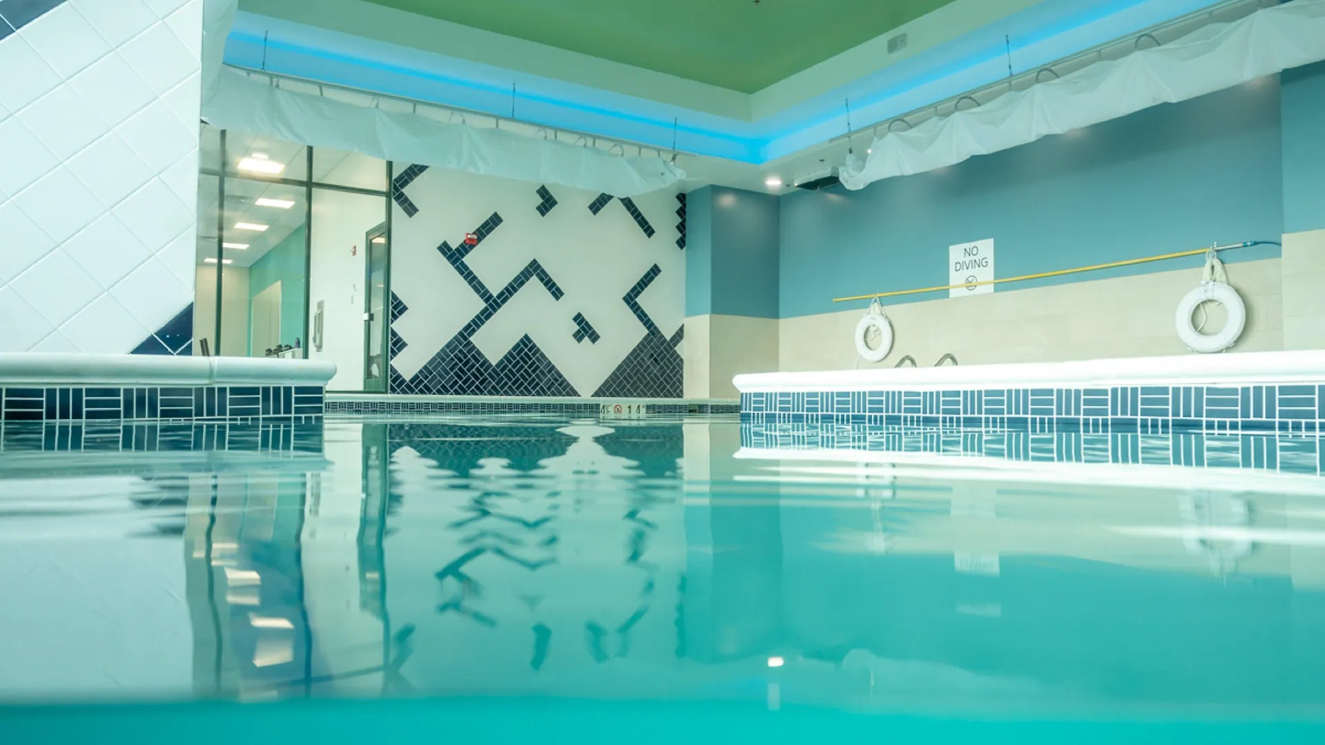 Holiday Inn Express & Suites Va Beach Oceanfront By Ihg Virginia Beach Resort