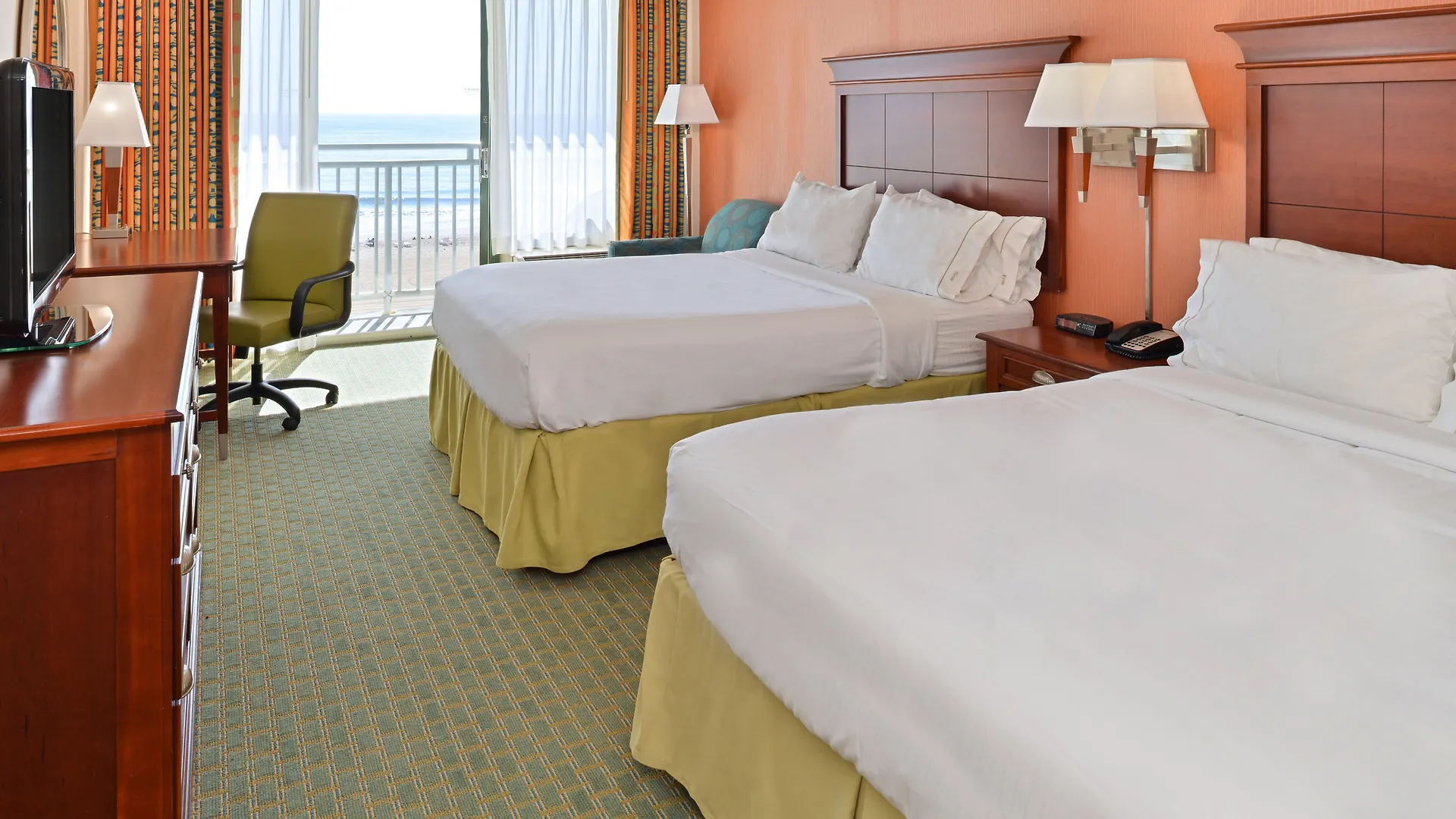 *** Resort Holiday Inn Express & Suites Va Beach Oceanfront By Ihg Virginia Beach United States