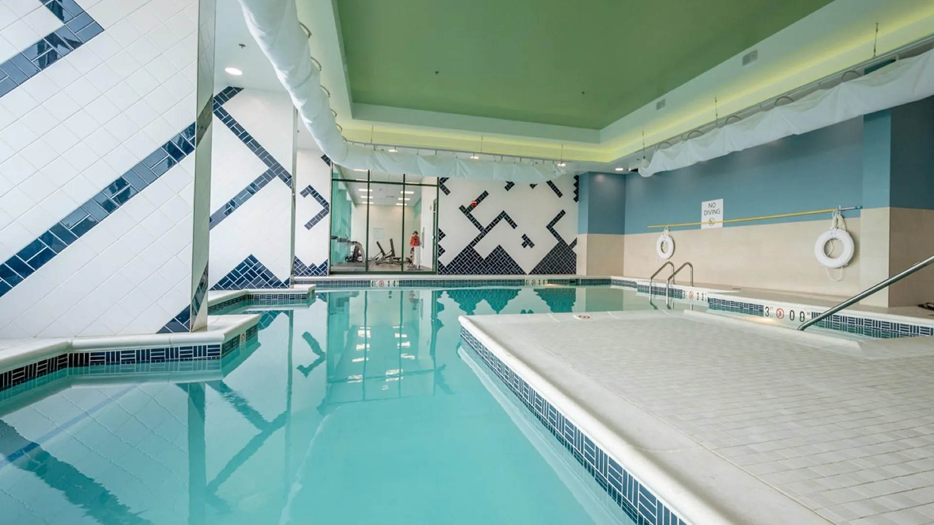 Holiday Inn Express & Suites Va Beach Oceanfront By Ihg Virginia Beach