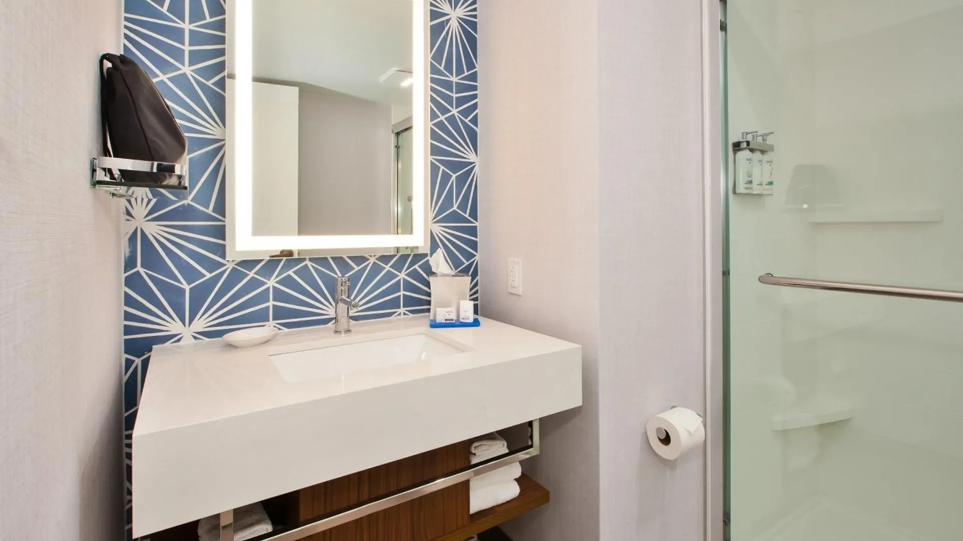 Holiday Inn Express & Suites Va Beach Oceanfront By Ihg Virginia Beach Resort