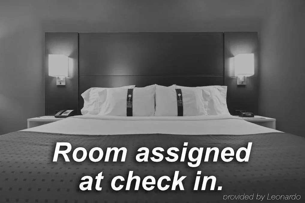 Holiday Inn Express & Suites Va Beach Oceanfront By Ihg Virginia Beach