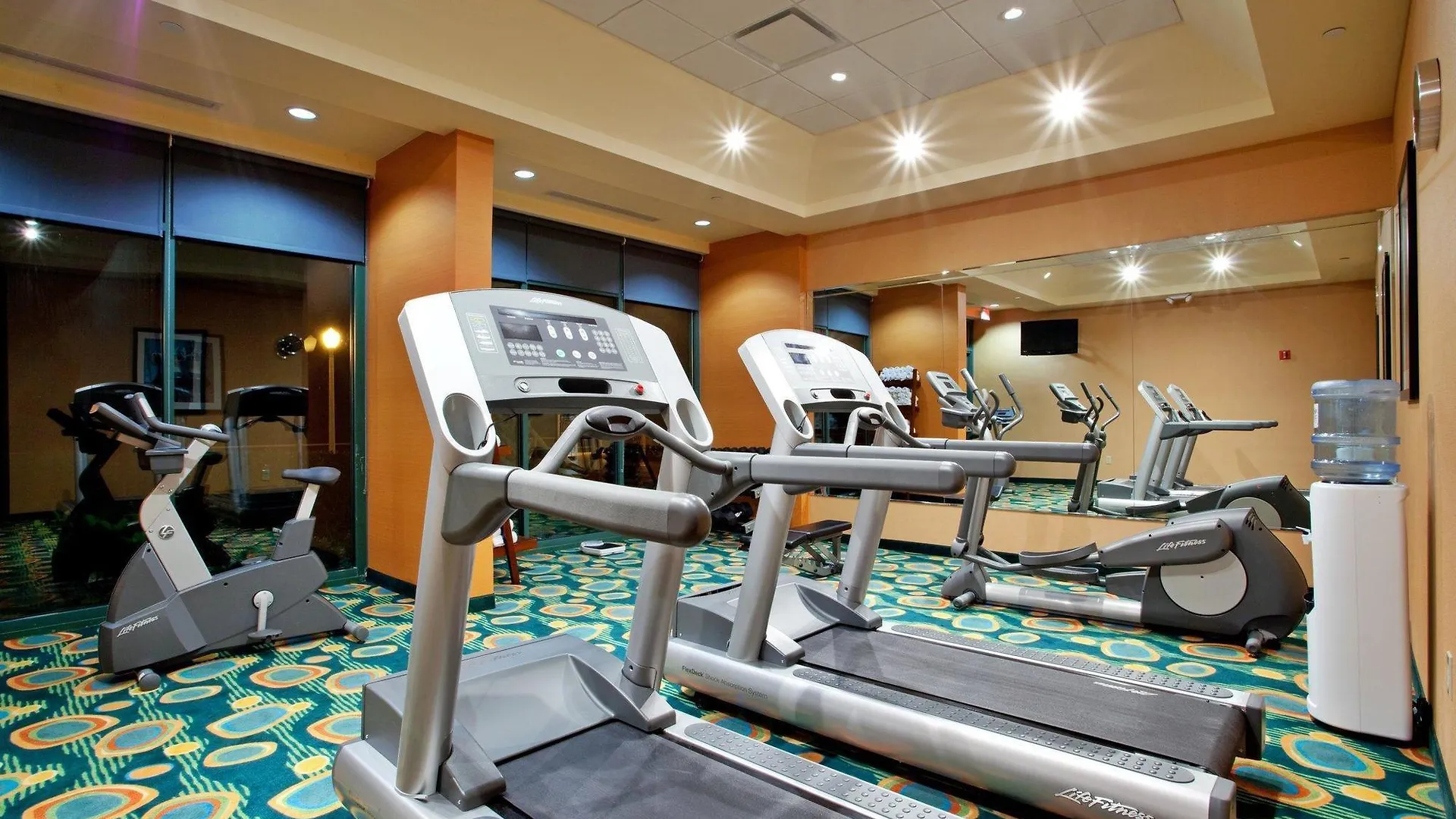 Holiday Inn Express & Suites Va Beach Oceanfront By Ihg Virginia Beach Resort